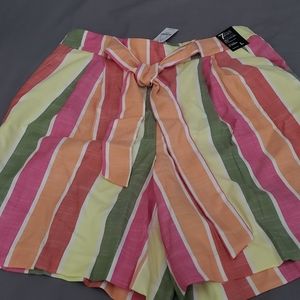 Signature Fit Pull On 8" Short